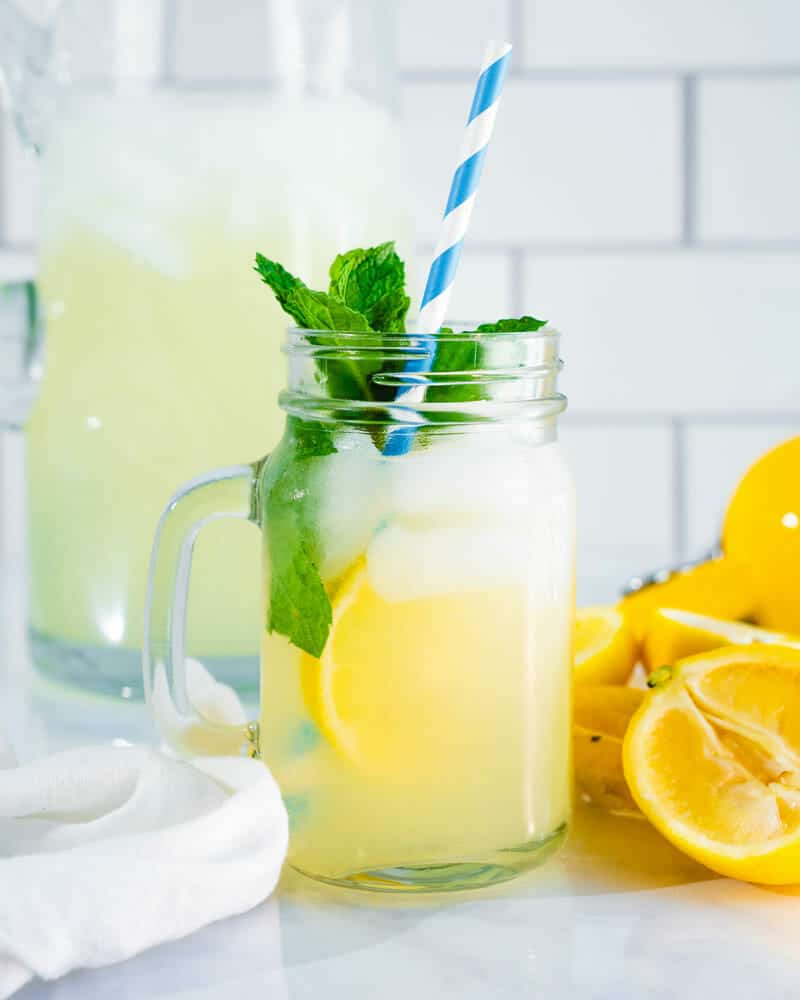 Choosing the Best Vodka for Your Lemonade: Budget to Premium Picks